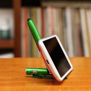 BOLIGRAFO PORTA CELULAR Y LAMPARA personalizada