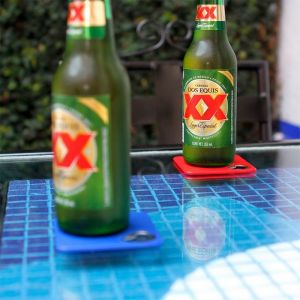 PORTA VASOS CON DESTAPADOR personalizada