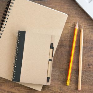 LIBRETA BIO DEGRADABLE CON PLUMA personalizada